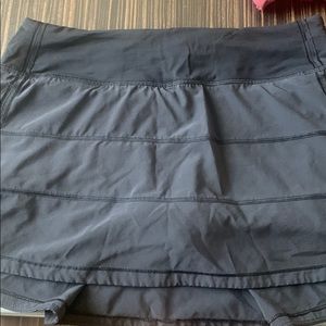Lululemon skirt size 6